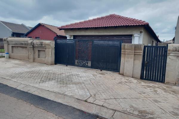 Re/Max are pleased to offer for sale this three bedroom house in Vosloorus Ext 2. The property comprises: reception room, spacious ...