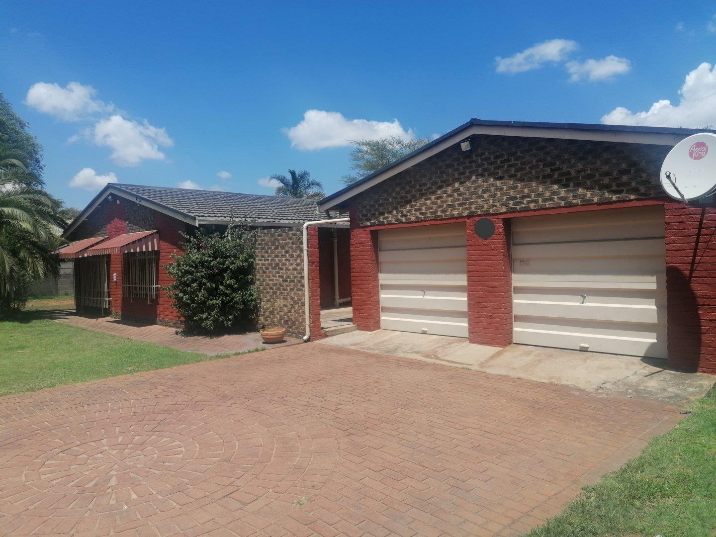 Witbank Ext 10 Property Property and houses for sale in Witbank Ext