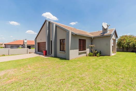 3 Bedroom House for sale in The Reeds