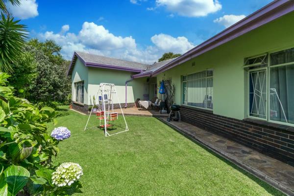 Welcome to your dream family home in the heart of Ontdekkerspark!  

This spacious and ...