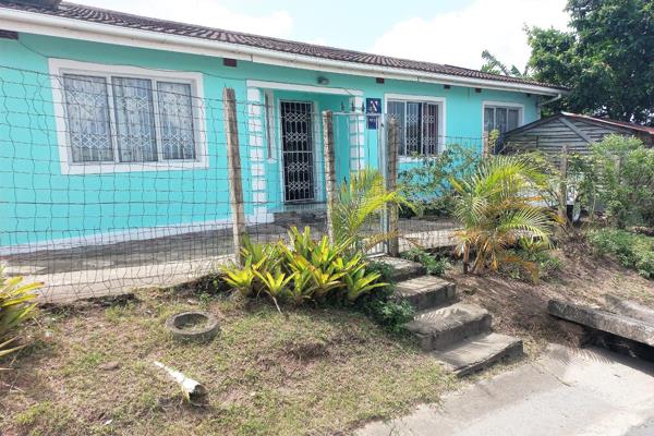 Lovely family home, this is a one kind opportunity to turn this into your dream home. This 3 bedroom perfectly positioned home is set ...