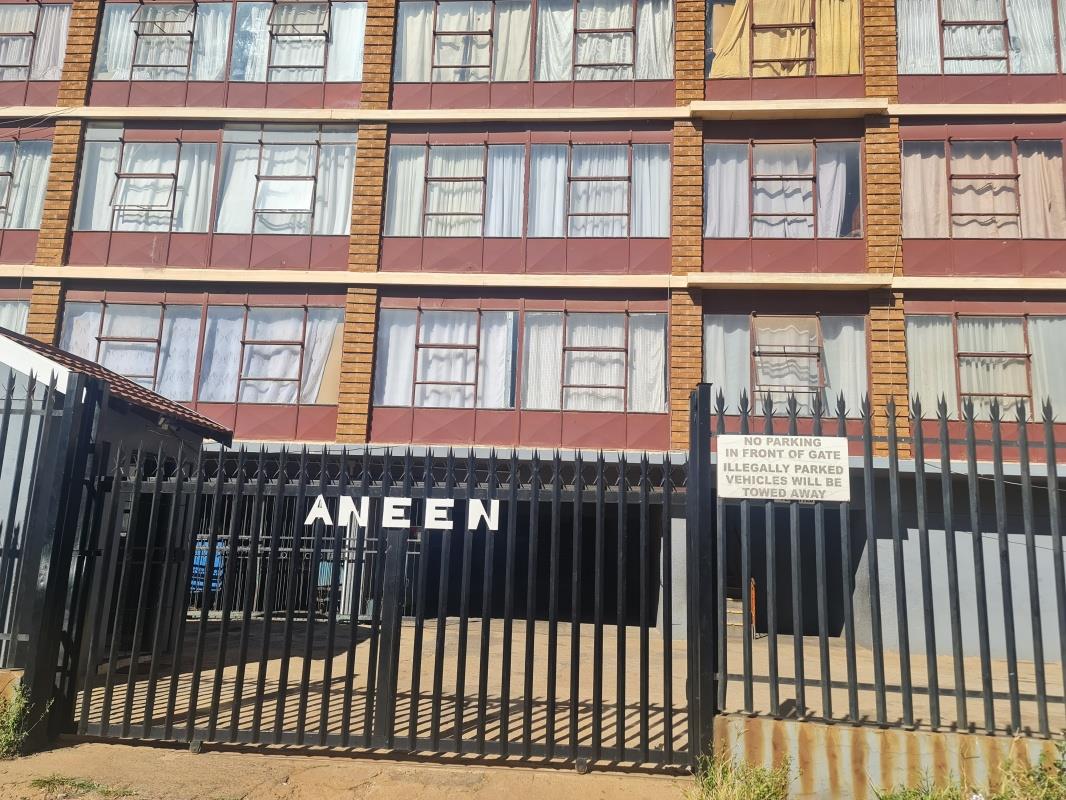 1 Bedroom Apartment / flat for sale in Kempton Park West 3 Gladiator