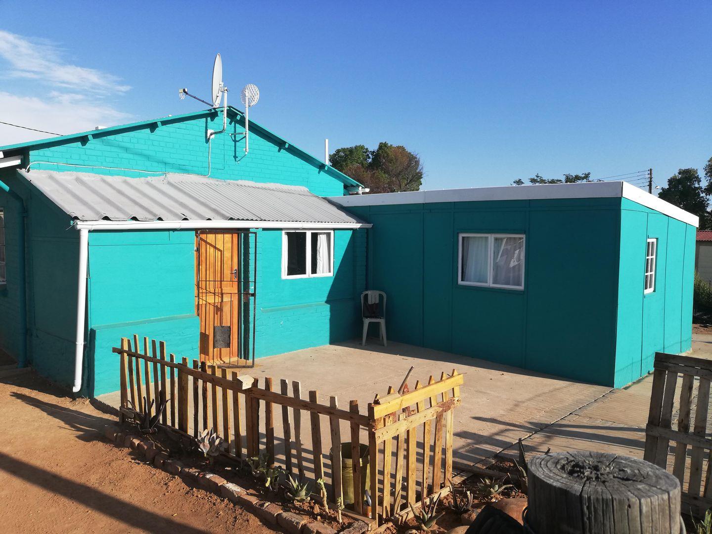 3 Bedroom House for sale in Oudtshoorn North P24112390642