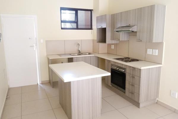 A beautiful and spacious ground floor apartment to let in Lilianton, Boksburg, next to the ERPM Golf Course.

This apartment is a 1 Bed ...