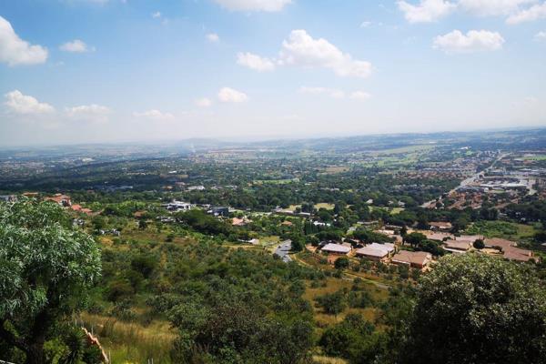 This prime vacant land situated on top of the hill in Poortview has magnificent views. ...