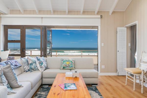 Be surprised by this cosy, beautiful beachhouse with spectacular open ocean ...