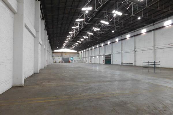 Situated in Jacobs, this warehouse has 200m&#178; of office space, with more than sufficient ablution facilities.

Easily accessed from ...