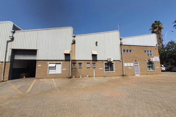 This neat industrial warehouse, located in a secure complex, offers a spacious 688m2 ...