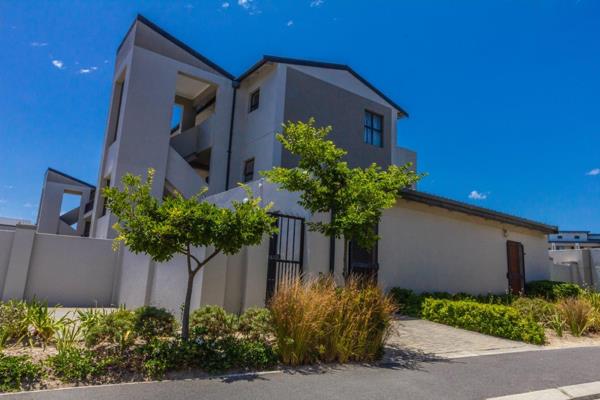 This modern renovated Apartment is located in an exclusive gated Lifestyle Estate with trendy street appeal in beautiful Burgundy ...