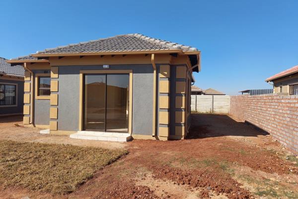 NEW DEVELOPMENTS for sale in SELCOURT ESTATE.

BEAUTIFUL SECURE ESTATE with ACCESS CONTROLLED GATE.

Prices from R620 000 ...