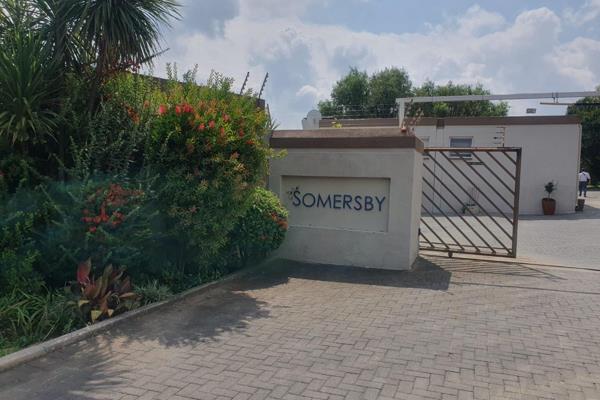 3 bedroom,2 bathroom upstairs apartment in the popular Somersby Complex.
Spacious kitchen with laminate tops and loads of cupboard ...