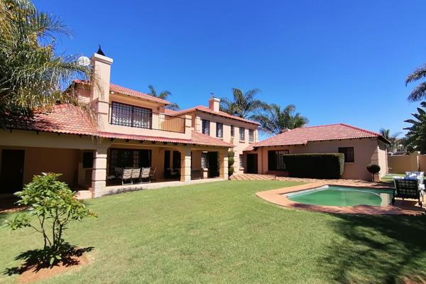 This large family home is situated on a large corner stand in Summerset Estate, Midrand. ...