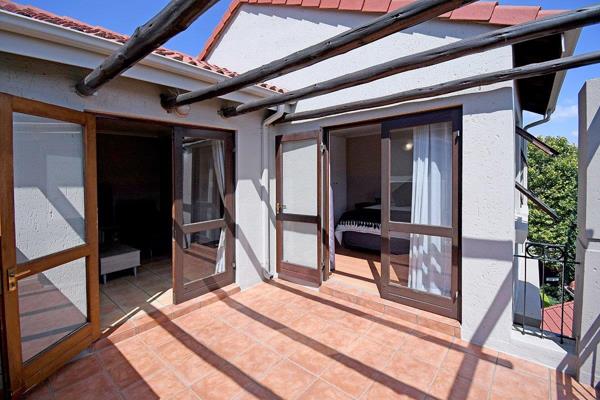 Situated in the popular Pineslopes area within walking distance from Fourways Precinct ...