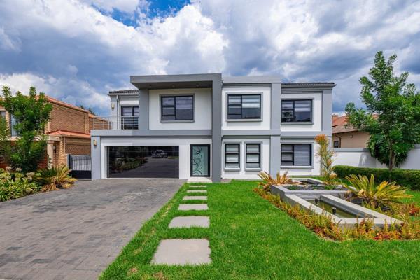 Situated in the prime and prestigious Aspen Hills Nature Estate, Johannesburg South, boasting a decent size of 630sqms, is this modern ...