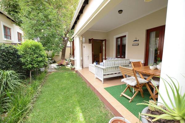 POA (Buyer&#39;s price). Call to Show. 2 Bed garden apartment