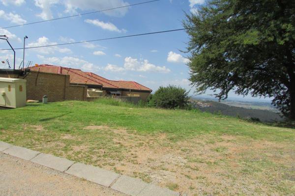 Large vacant stand now on market in sought after suburb of Noordheuwel.
This is the ...