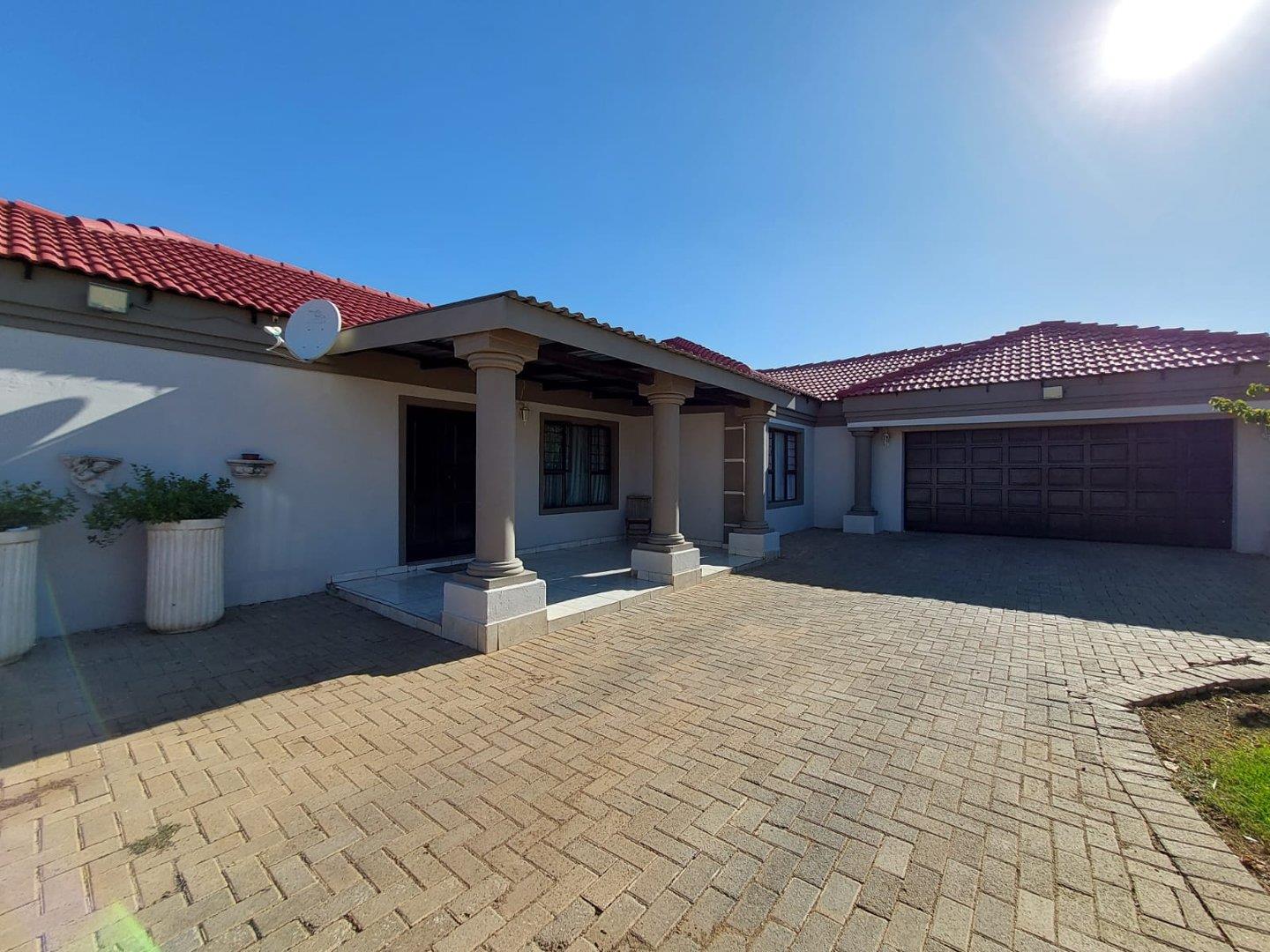 3 Bedroom House for sale in Baillie Park P24112437783