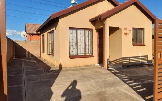 2 Bedroom House for sale in Soshanguve VV