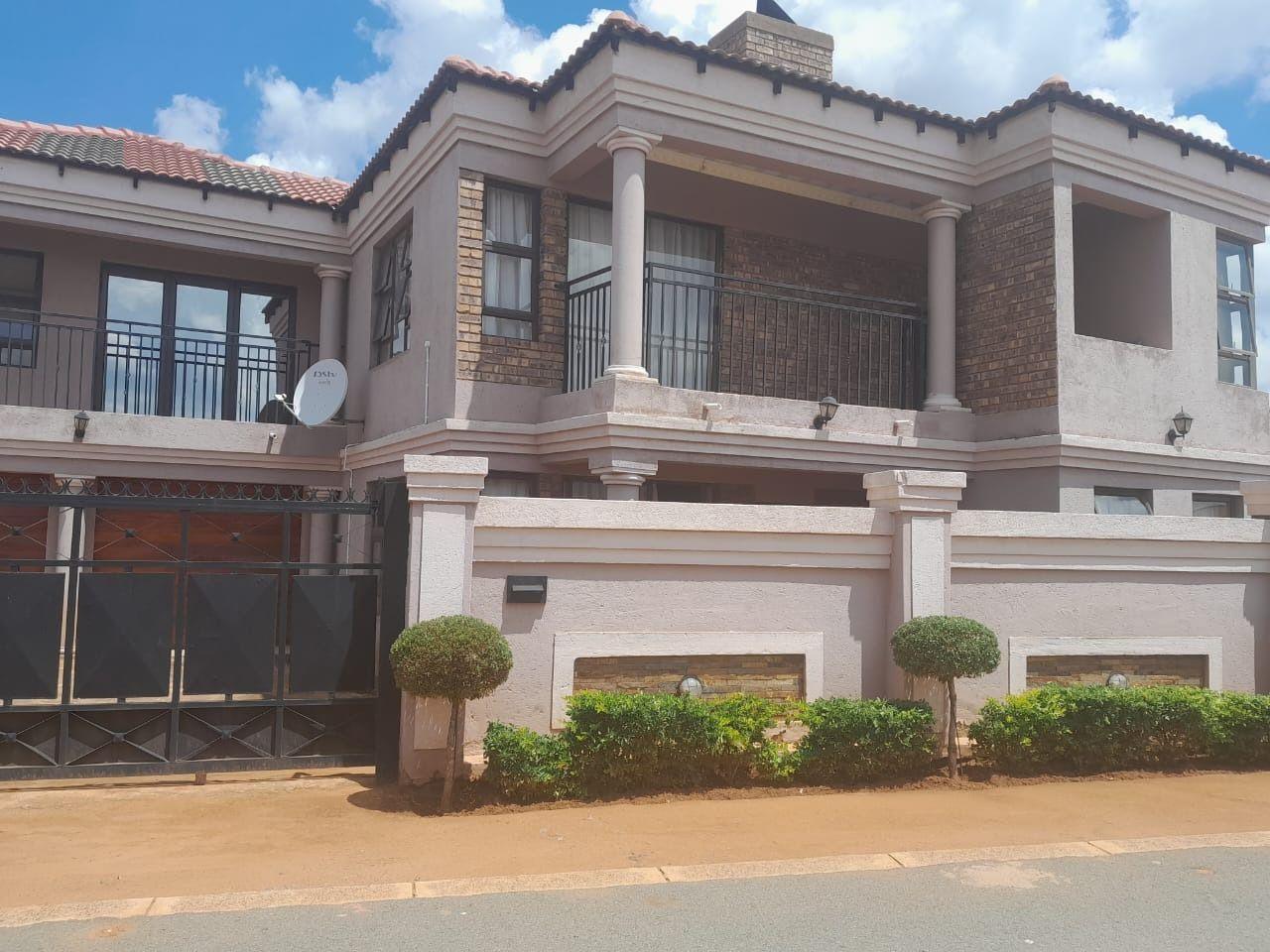 6-bedroom-house-for-sale-in-soshanguve-vv-p24-112443451