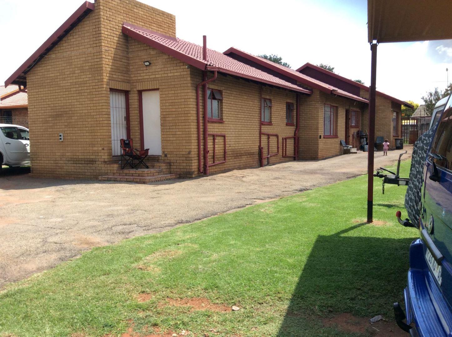 5 Bedroom House for sale in Bakerton P24112446173