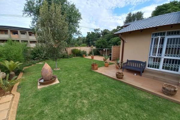 We are proud to present this neat and spacious home in the upmarket suburb of Pretoria North, Flourana. This beautiful property offers ...