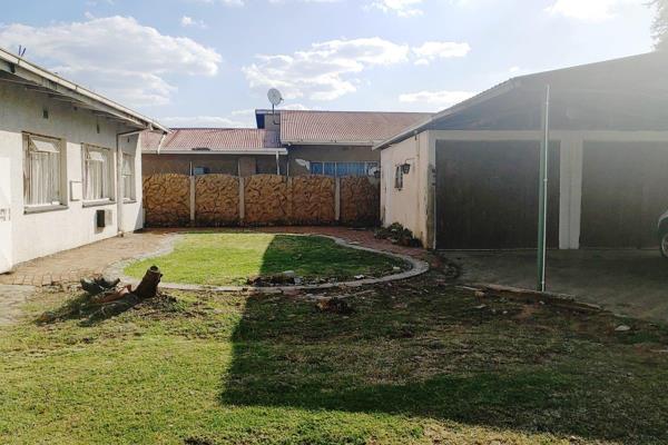 Corner stand - prime location for guest housing, offices, doctors rooms,  etc.   ( close to the new netcare hospital alberton cbd, new ...