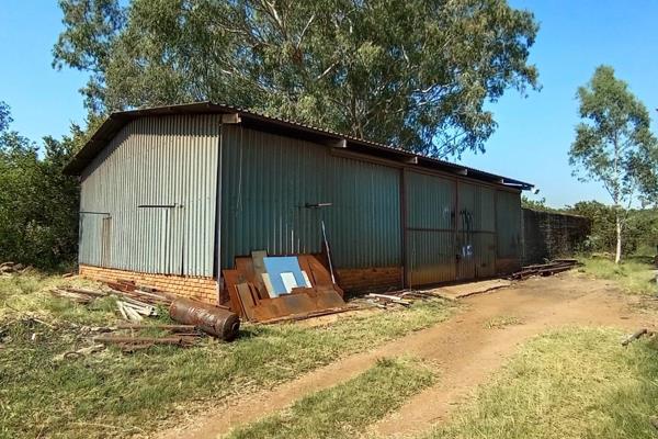 Available 1 August 2024.
This warehouse to rent is situated out on the Boschkop Road in Mooiplaats in the far East of Pretoria.
There ...