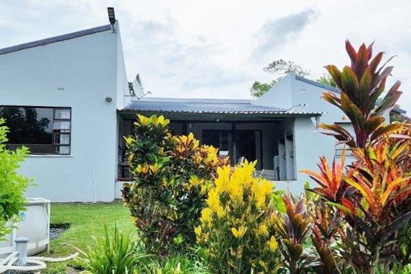 Situated in Glenmore a  seaside Village about 10 km from the Wild Coast Sun.  
Walking distance  Glenmore Beach and Surfing Club. ...