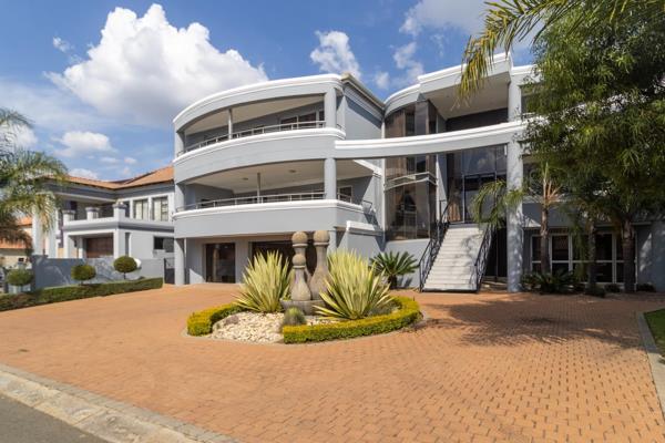 Entertain to your hearts delight in the triple storey mansion with many offerings. The modern home boasts 6 bedrooms all en suite, main ...