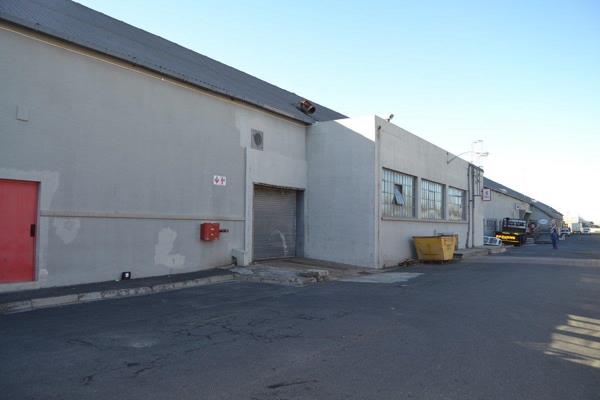 This 2074sqm warehouse has a large Roller shutter door as well as three smaller
ones for easy access. The premises has 3 phase power ...