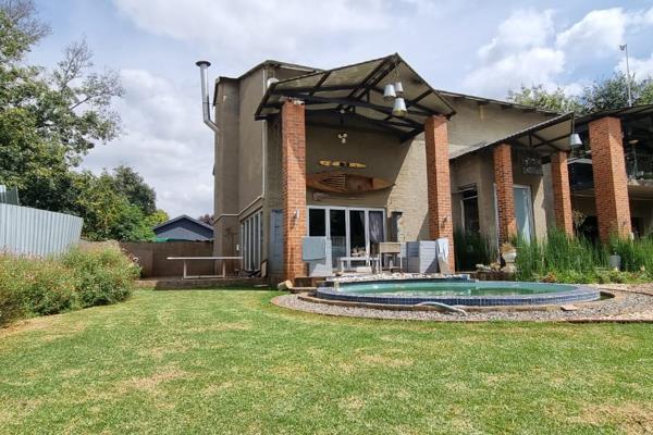 A super unique family home offers a tranquil environment which will leave you living as if you are on holiday!

This large ...