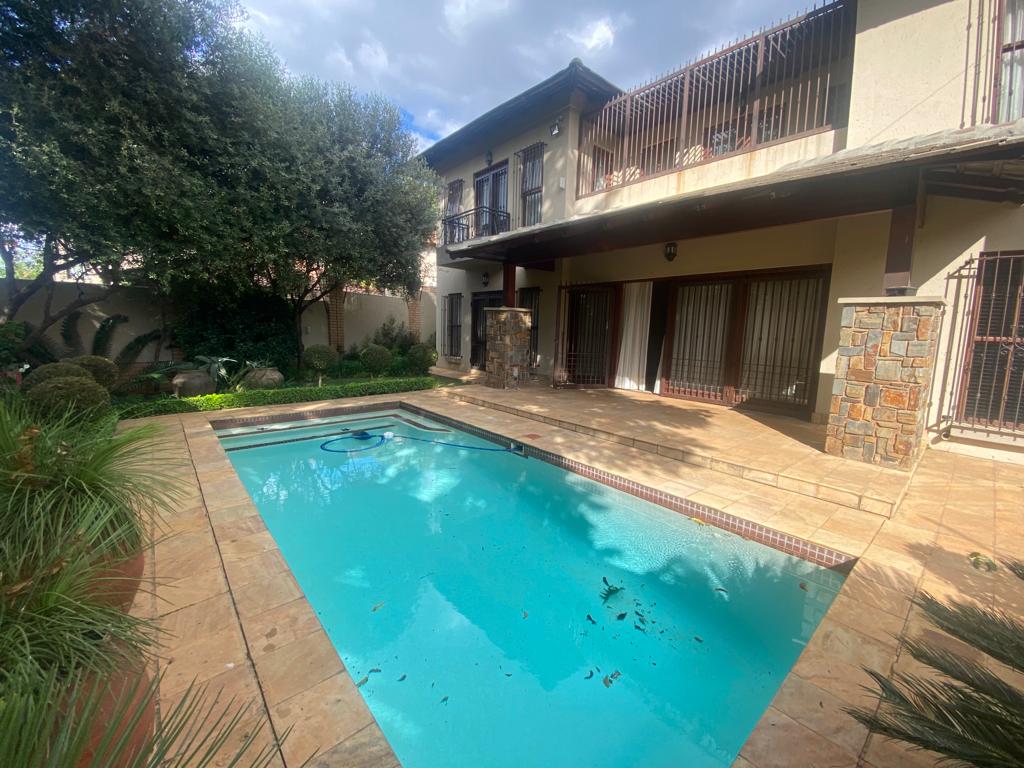 3-bedroom-house-to-rent-in-waterkloof-p24-113553164