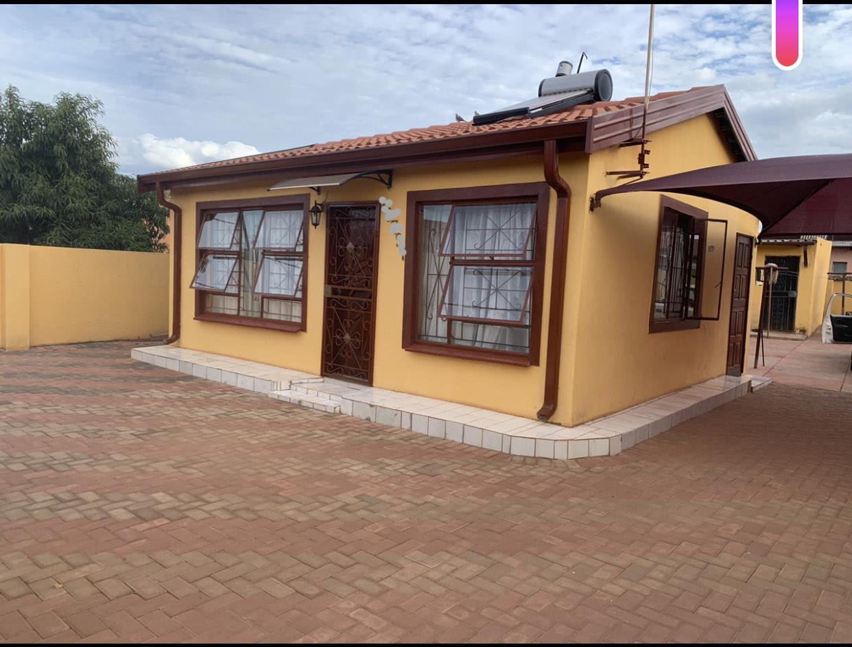 2-bedroom-house-for-sale-in-soshanguve-south-ext-10-p24-112475550