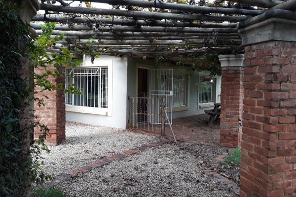 This house is situated in the heart of Kameeldrift-East close to The Poort Primary ...