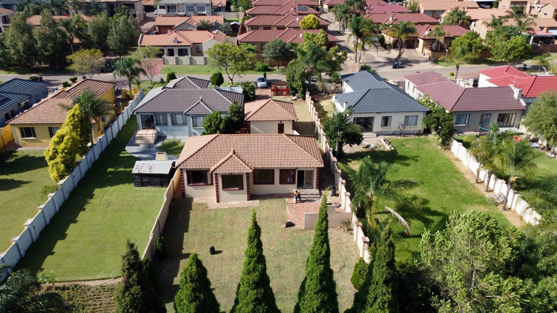 Thatchfield Estate Property Property and houses to rent in