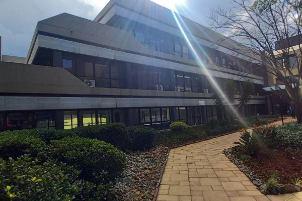 Clean, Open Plan Office Space Available to Let in Bedfordview 

This clean office ...