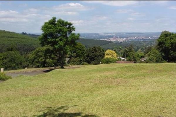 Priced from r1 689 000 - r2 589 000. Situated high up in the hills of Chase Valley with super views over the city lies this super 25 ...