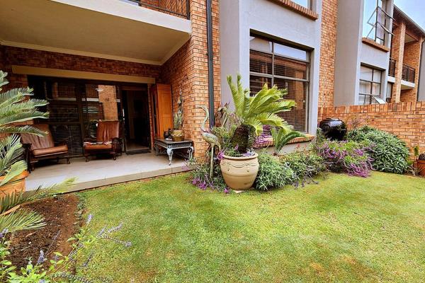 Immaculate 2 bedroom 2 bathroom ground floor unit in an upmarket reitirement village  ...