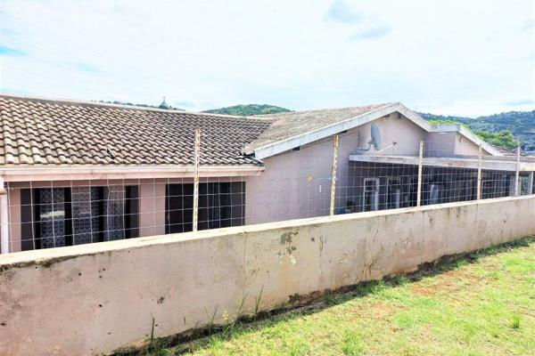 This comfortable home is situated close proximity to schools, shops and public transport. This affordable home offers 3 bedrooms with ...