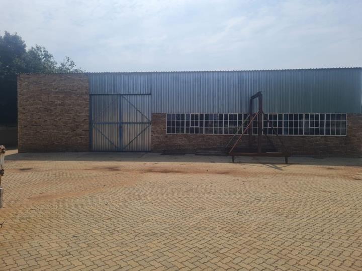 House for sale in Stilfontein Industrial - P24-112486627