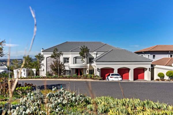 Exclusive sole mandate ! 

This  Luxury family home in Welgedacht Estate is designed with flair and style with breathtaking views ...