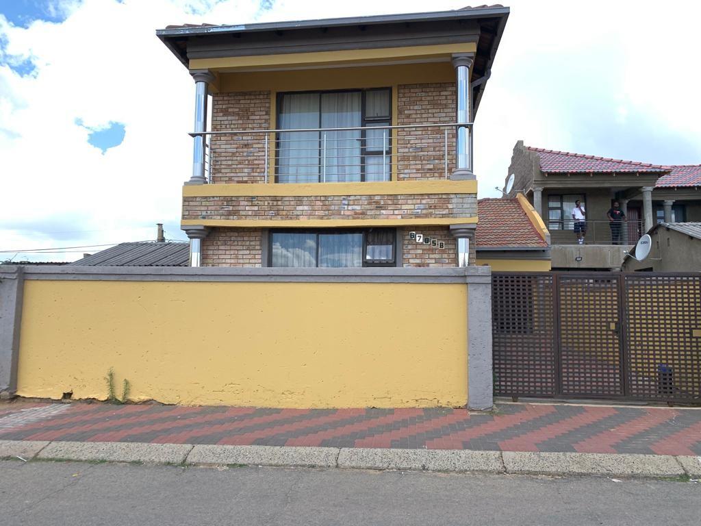 Diepkloof Zone 4 Property Houses for sale in Diepkloof Zone 4