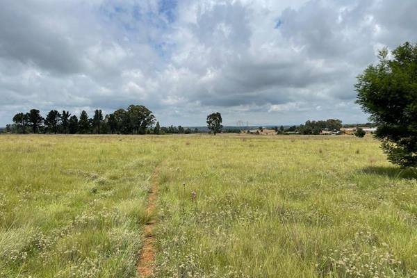 This stunning plot of land for sale is located in the picturesque Rietfontein Small Holdings area of Pretoria East, offering an ideal ...