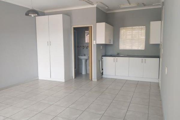 Spacious, open plan, ground floor studio unit to let on private property. Suitable for one person only . Separate kitchen and bathroom. ...