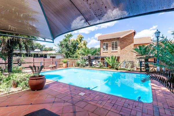 This is a beautiful house to view in Breyer Avenue, Waverley , Pretoria.  The house is low maintenance and offers a quite and safe ...