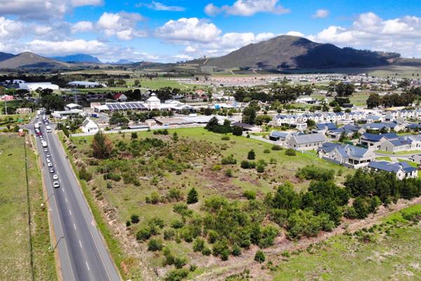 Unlock the potential of Klapmuts, the dynamic epicentre of Stellenbosch&#39;s growth, with this exceptional offering of zoned ...