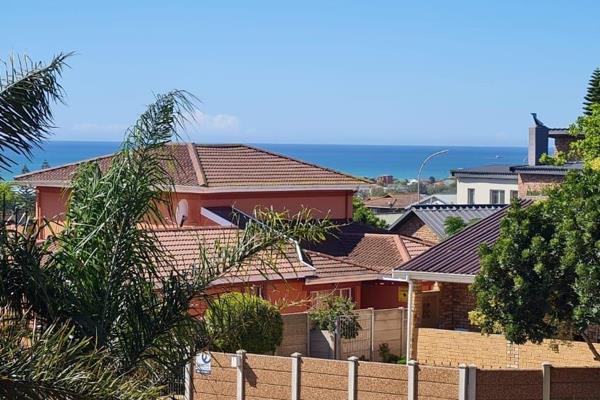 Double storey family home on a large, enclosed stand close to Jeffreys Bay Primary School, centre of town, creches and after care. The ...