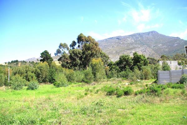 Sole Mandate. 
Beautiful corner plot with exceptional mountain views. 

Come and ...