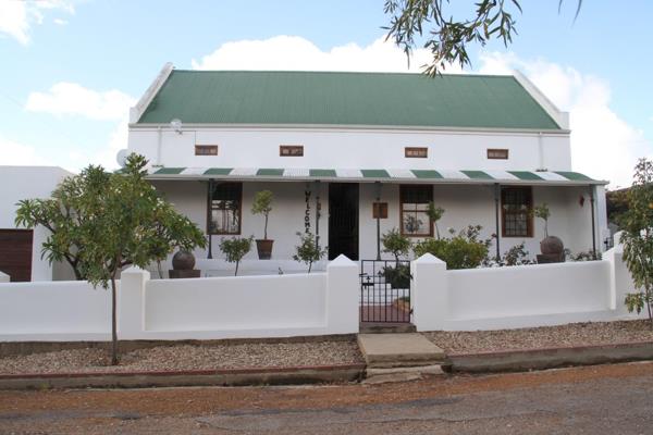 This profitable Three Star Guesthouse is up for grabs. The property consists of the 5 bedroom, 4 bathroom main house, a 1 bedroom ...