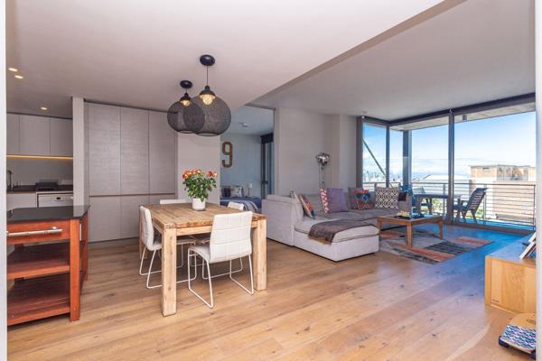 Beautifully appointed and well elevated apartment in the exciting Silo precinct of the V&amp;A Waterfront and only a few minutes walk ...